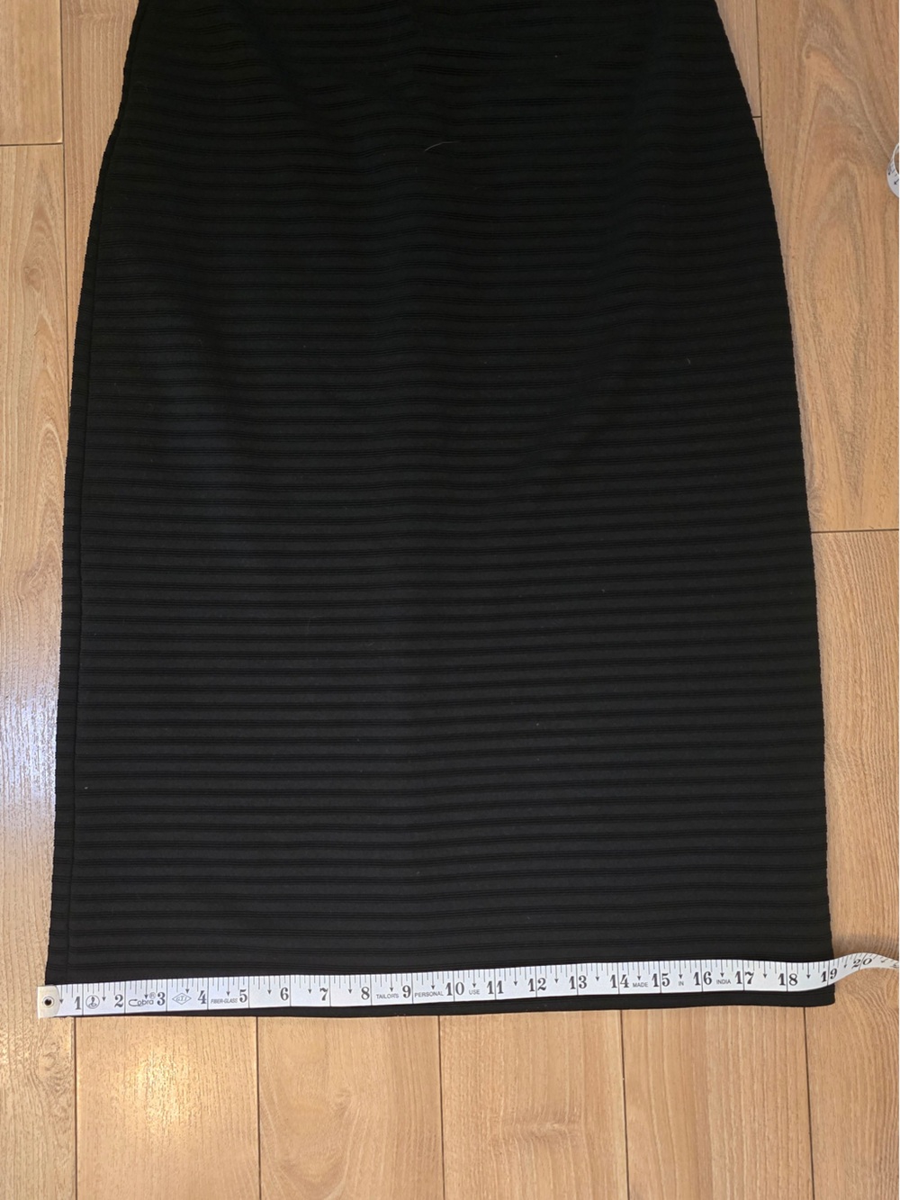 Banana Republic Black Textured Sheath Midi Dress Size 6 - Picture 10 of 10